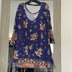 Great tunic dress polyester and spandex with fun sleeves